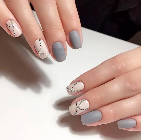 各种线条美甲图片，简约线条美甲图（超百搭的线条美甲）