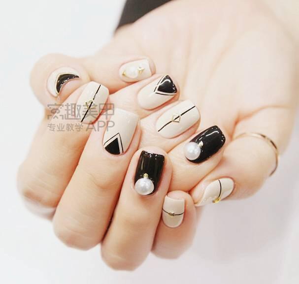 各种线条美甲图片，简约线条美甲图（超百搭的线条美甲）