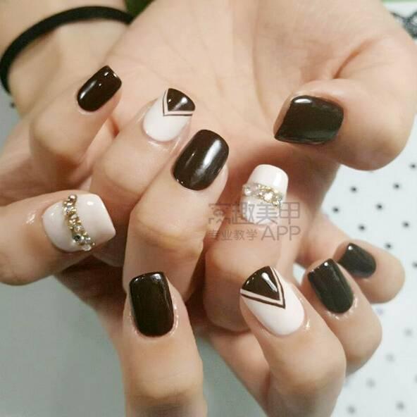 各种线条美甲图片，简约线条美甲图（超百搭的线条美甲）