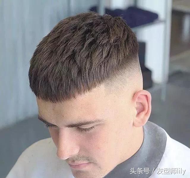 男生锅盖头发型打理步骤，锅盖头发型男怎么剪（男士锅盖发型）