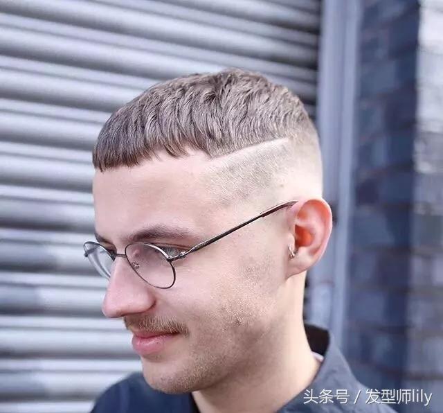 男生锅盖头发型打理步骤，锅盖头发型男怎么剪（男士锅盖发型）