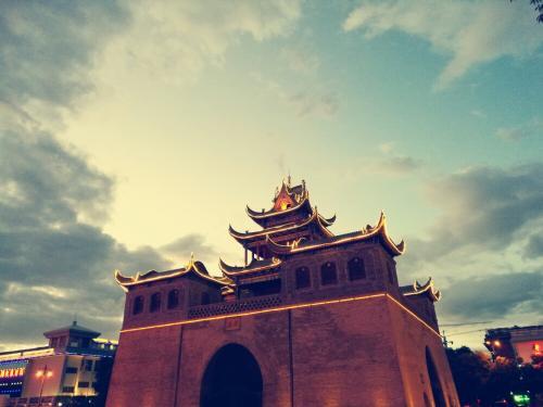 天空之城吉他谱李志，天空之城吉他谱李志原版（民谣很俗，却俗的让人不禁落泪）