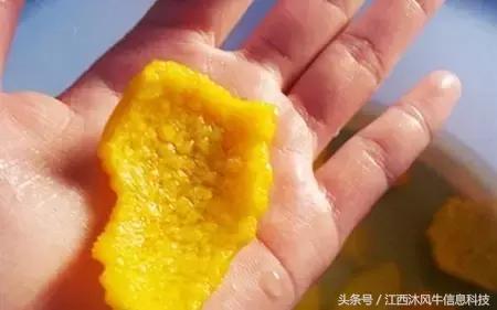 怎样去掉脚上的老茧再不复发，如何去脚上的死皮老茧（冬天手足干裂？一招教你搞定）