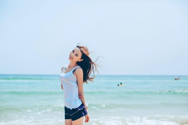 夸女生的句子，夸女生的句子超长（12句深情赞美女人唯美句子）