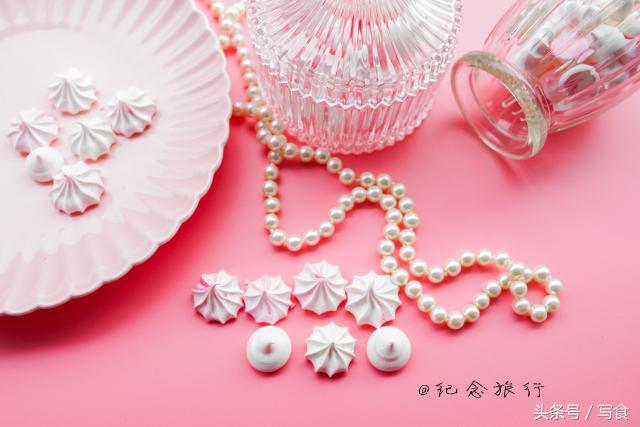 烤饼干不垫油纸可以吗，烤饼干可以不用吸油纸吗（新手需要买很多烘焙工具）