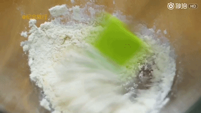 烤饼干不垫油纸可以吗，烤饼干可以不用吸油纸吗（新手需要买很多烘焙工具）