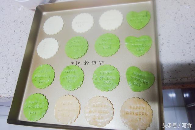 烤饼干不垫油纸可以吗，烤饼干可以不用吸油纸吗（新手需要买很多烘焙工具）