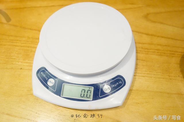 烤饼干不垫油纸可以吗，烤饼干可以不用吸油纸吗（新手需要买很多烘焙工具）