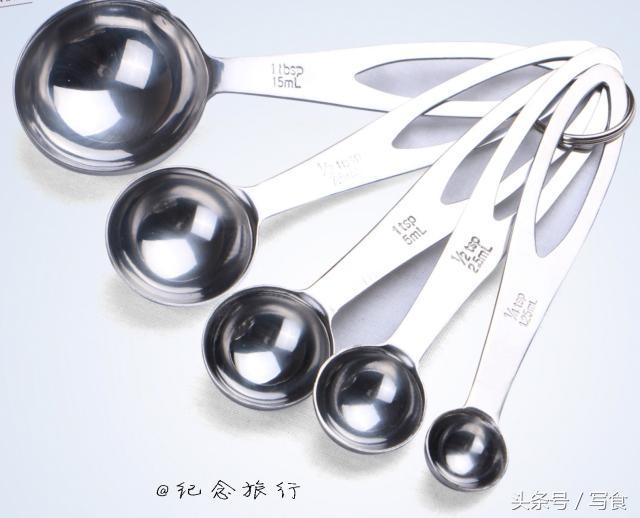 烤饼干不垫油纸可以吗，烤饼干可以不用吸油纸吗（新手需要买很多烘焙工具）