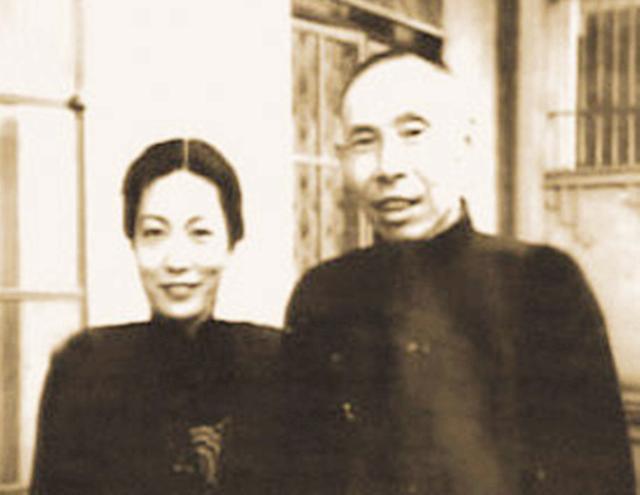 墓园里的读书人，什么叫读书人（一老头跟他非亲非故）