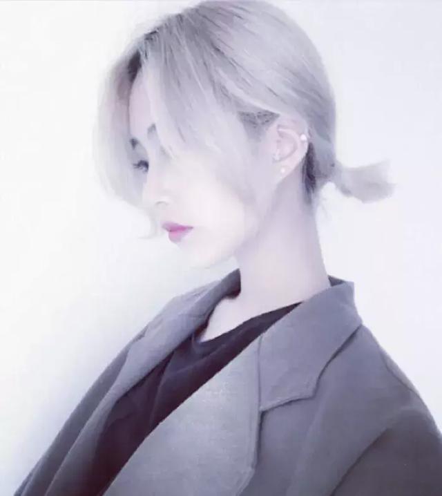 简约高级感头像，简约高清高级感干净系列  韩系女头微信（韩系女头，相遇是很奇妙的事）