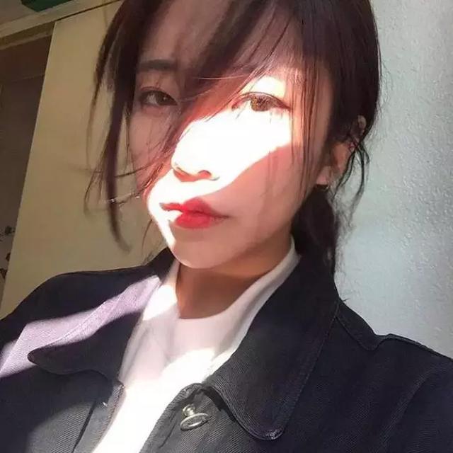 简约高级感头像，简约高清高级感干净系列  韩系女头微信（韩系女头，相遇是很奇妙的事）