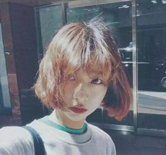 简约高级感头像，简约高清高级感干净系列  韩系女头微信（韩系女头，相遇是很奇妙的事）