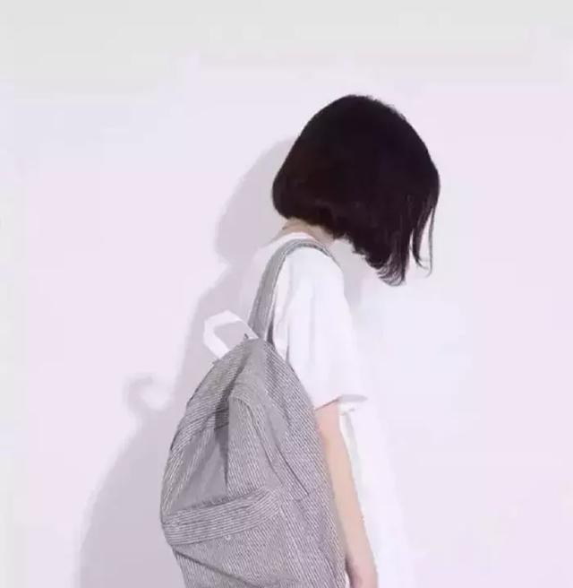 简约高级感头像，简约高清高级感干净系列  韩系女头微信（韩系女头，相遇是很奇妙的事）