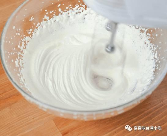 奶盖的做法步骤，奶盖的做法和步骤（在家也能做出厚薄均匀）