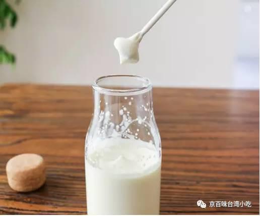 奶盖的做法步骤，奶盖的做法和步骤（在家也能做出厚薄均匀）