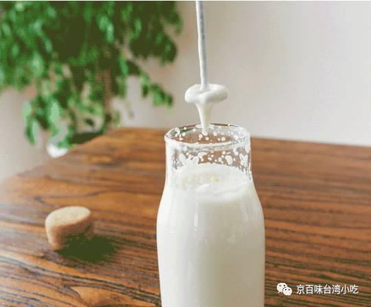 奶盖的做法步骤，奶盖的做法和步骤（在家也能做出厚薄均匀）