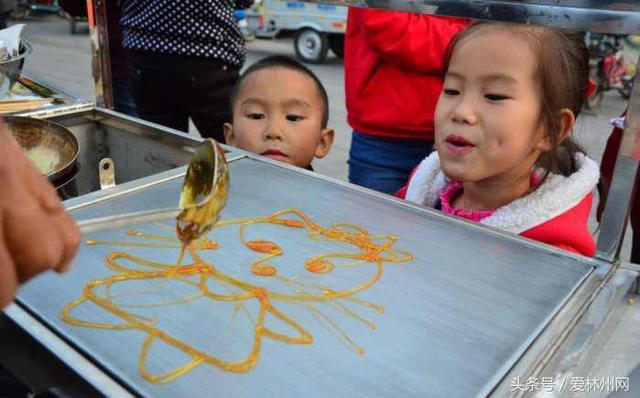 白糖可以做糖人吗，林州：老人靠一流画技画糖人