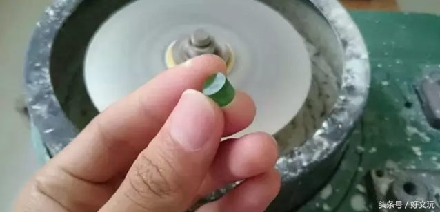 1克拉钻石戒指制作教程，世界上最穷的国家挖出超大号钻戒