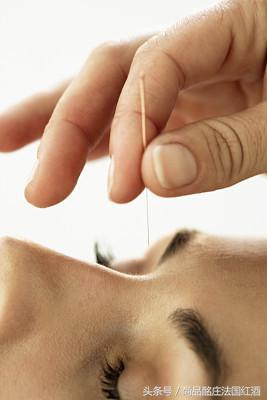 左吉右凶眼皮跳占卜，眼皮跳是左吉右凶还是左凶右吉（左眼睛跳跳，好事要来到）