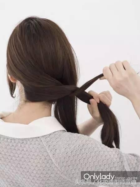 三股辫子怎样编，三股辫的编发方法（一款简单明了多股辫交叉的方法）