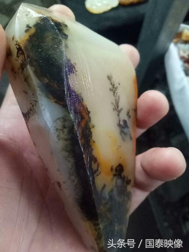 草花玉是怎么形成的,水草花是什么玉(就一块手把件和小摆件草花石头) 草花玉是怎么形成的,水草花是什么玉(就一块手把件和小摆件草花石头)