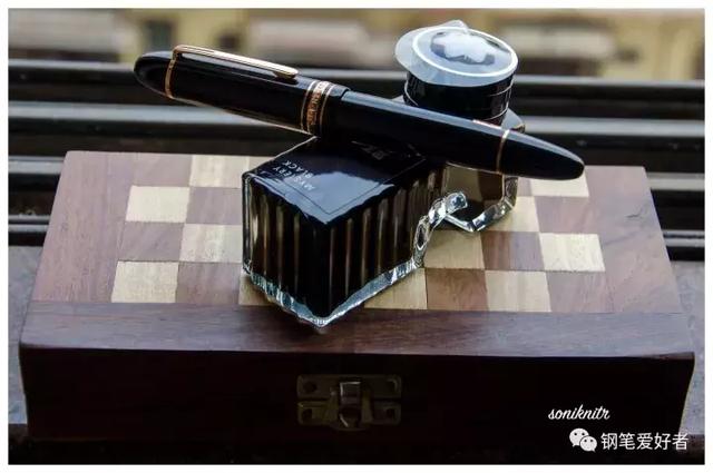 万宝龙签字笔真伪怎么分辨，万宝龙签字笔一千多是正品吗（万宝龙Montblanc大班系列149红金镀金钢笔评测）