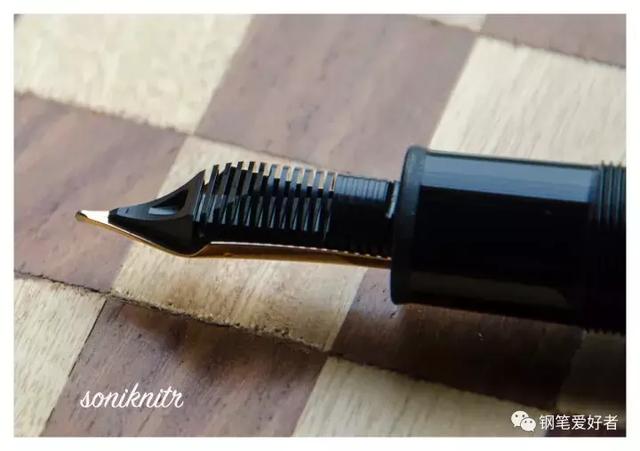 万宝龙签字笔真伪怎么分辨，万宝龙签字笔一千多是正品吗（万宝龙Montblanc大班系列149红金镀金钢笔评测）