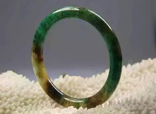 中国’四大名玉’指的是什么，中国的五大名玉分别是（中华精美绝伦的四大名玉）