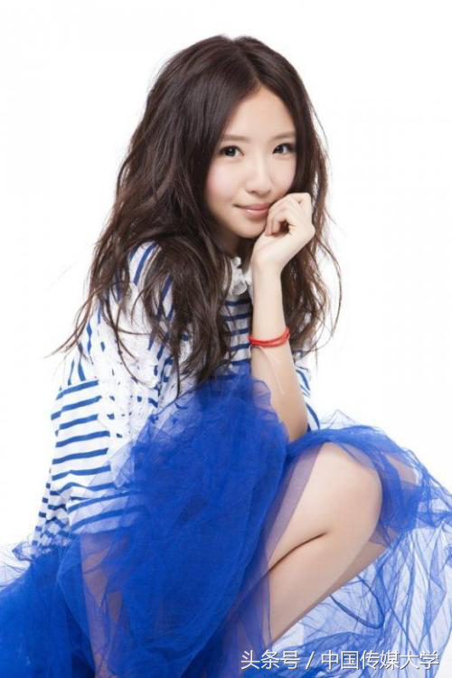 “楼道王菲”—刘美麟为什么没有大红，楼道王菲中国好声音（17岁爆红被赞“楼道王菲”）