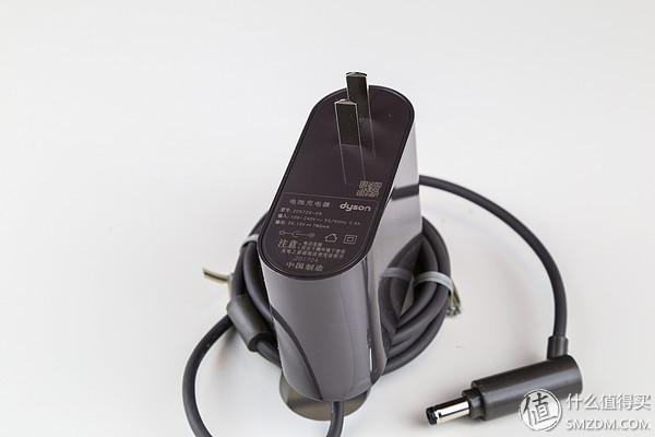 戴森v8哪些部位可水洗，戴森v6哪些部位可水洗（戴森吸尘器到底值不值得买）