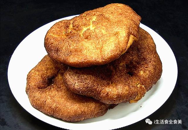 糖油饼上面的糖怎么做，油糖饼的糖怎么做好吃（大不过一张你亲手做的糖油饼）