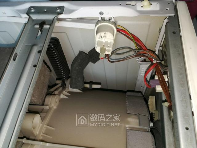 滚筒洗衣机水少在那调水位，滚筒洗衣机的水位怎么这么少（博世滚筒洗衣机拆解和调整水位探讨）