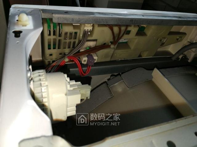 滚筒洗衣机水少在那调水位，滚筒洗衣机的水位怎么这么少（博世滚筒洗衣机拆解和调整水位探讨）