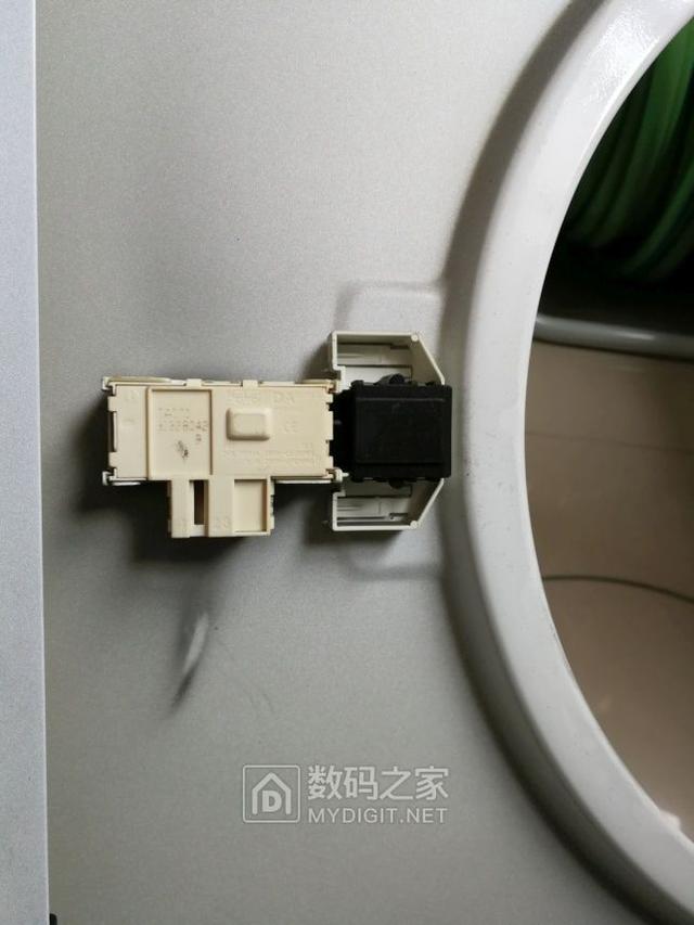 滚筒洗衣机水少在那调水位，滚筒洗衣机的水位怎么这么少（博世滚筒洗衣机拆解和调整水位探讨）