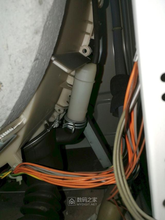 滚筒洗衣机水少在那调水位，滚筒洗衣机的水位怎么这么少（博世滚筒洗衣机拆解和调整水位探讨）