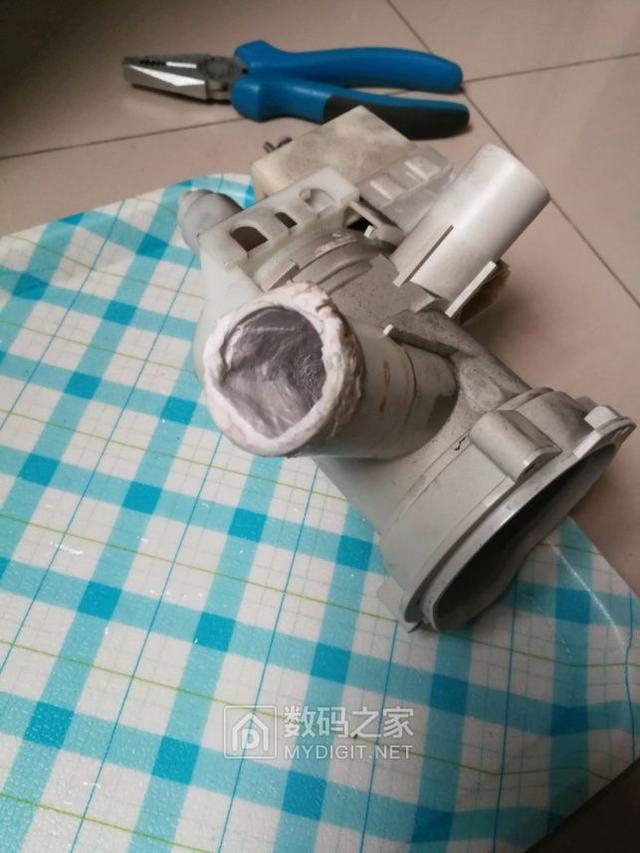 滚筒洗衣机水少在那调水位，滚筒洗衣机的水位怎么这么少（博世滚筒洗衣机拆解和调整水位探讨）