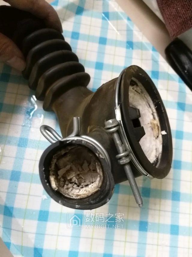 滚筒洗衣机水少在那调水位，滚筒洗衣机的水位怎么这么少（博世滚筒洗衣机拆解和调整水位探讨）