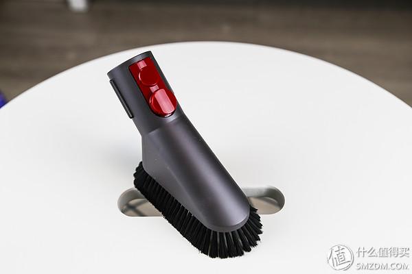 戴森v8哪些部位可水洗，戴森v6哪些部位可水洗（戴森吸尘器到底值不值得买）
