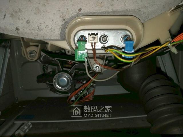 滚筒洗衣机水少在那调水位，滚筒洗衣机的水位怎么这么少（博世滚筒洗衣机拆解和调整水位探讨）