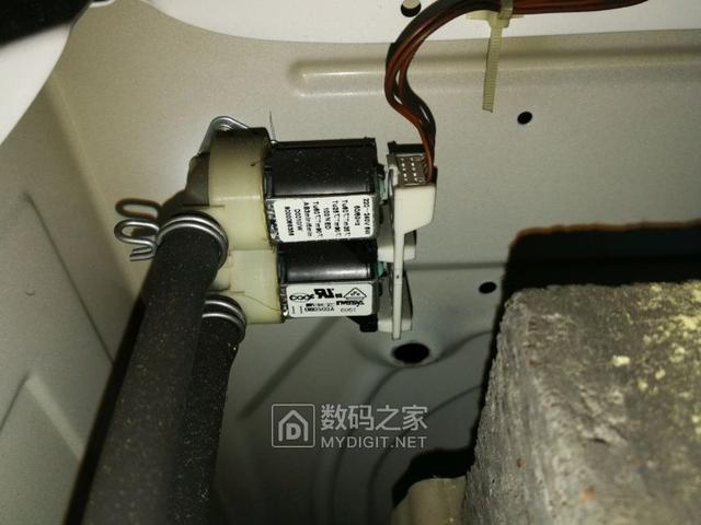 滚筒洗衣机水少在那调水位，滚筒洗衣机的水位怎么这么少（博世滚筒洗衣机拆解和调整水位探讨）