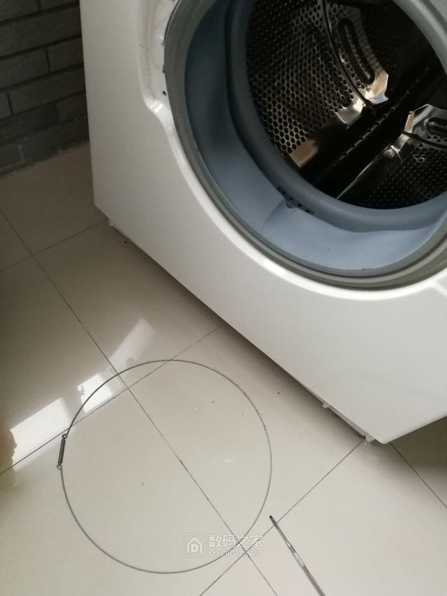 滚筒洗衣机水少在那调水位，滚筒洗衣机的水位怎么这么少（博世滚筒洗衣机拆解和调整水位探讨）