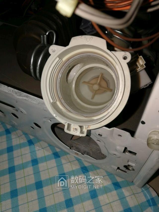 滚筒洗衣机水少在那调水位，滚筒洗衣机的水位怎么这么少（博世滚筒洗衣机拆解和调整水位探讨）