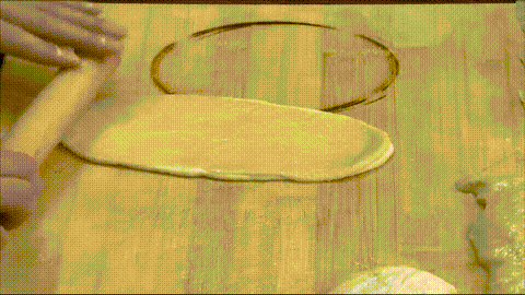 糖油饼上面的糖怎么做，油糖饼的糖怎么做好吃（大不过一张你亲手做的糖油饼）