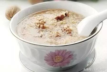 燕窝要泡多久才能炖，燕窝需要炖多长时间（十个炖燕窝的小细节）