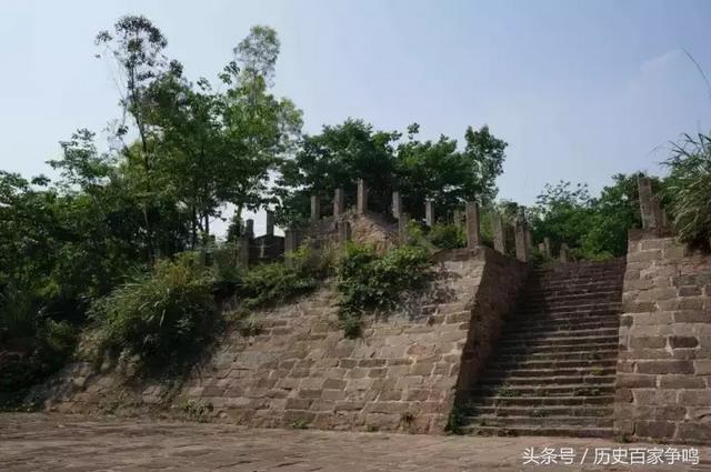 庞统是什么人有什么事迹，历史上有庞统这个人吗（凤雏庞统死在落凤坡是天意吗）