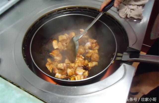 香菇油焖皇帝豆做法，香菇焖油豆腐的做法（祛湿补血、健胃强肾、养颜防衰老的荷包豆）