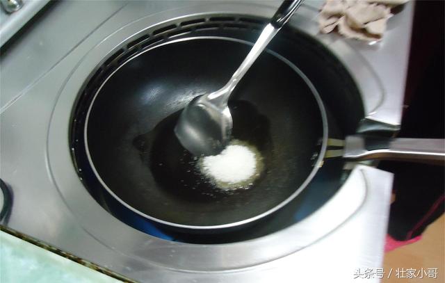 香菇油焖皇帝豆做法，香菇焖油豆腐的做法（祛湿补血、健胃强肾、养颜防衰老的荷包豆）