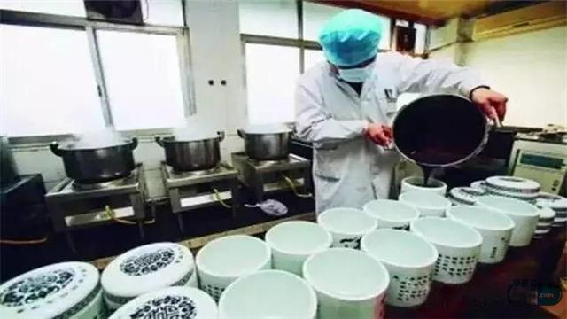 阿胶糕的功效与禁忌，阿胶糕的功效与禁忌女性（干货，阿胶糕也有多种类型）