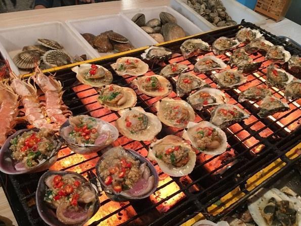 海鲜烧烤吃什么，海鲜烧烤吃什么好（你不得不吃的美味）